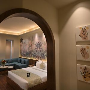 King Room Garden View